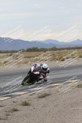 media/Sep-21-2025-Race Pace (Sun) [[98bf33ef95]]/Verified/5-Turn 15 Inside (930am)/